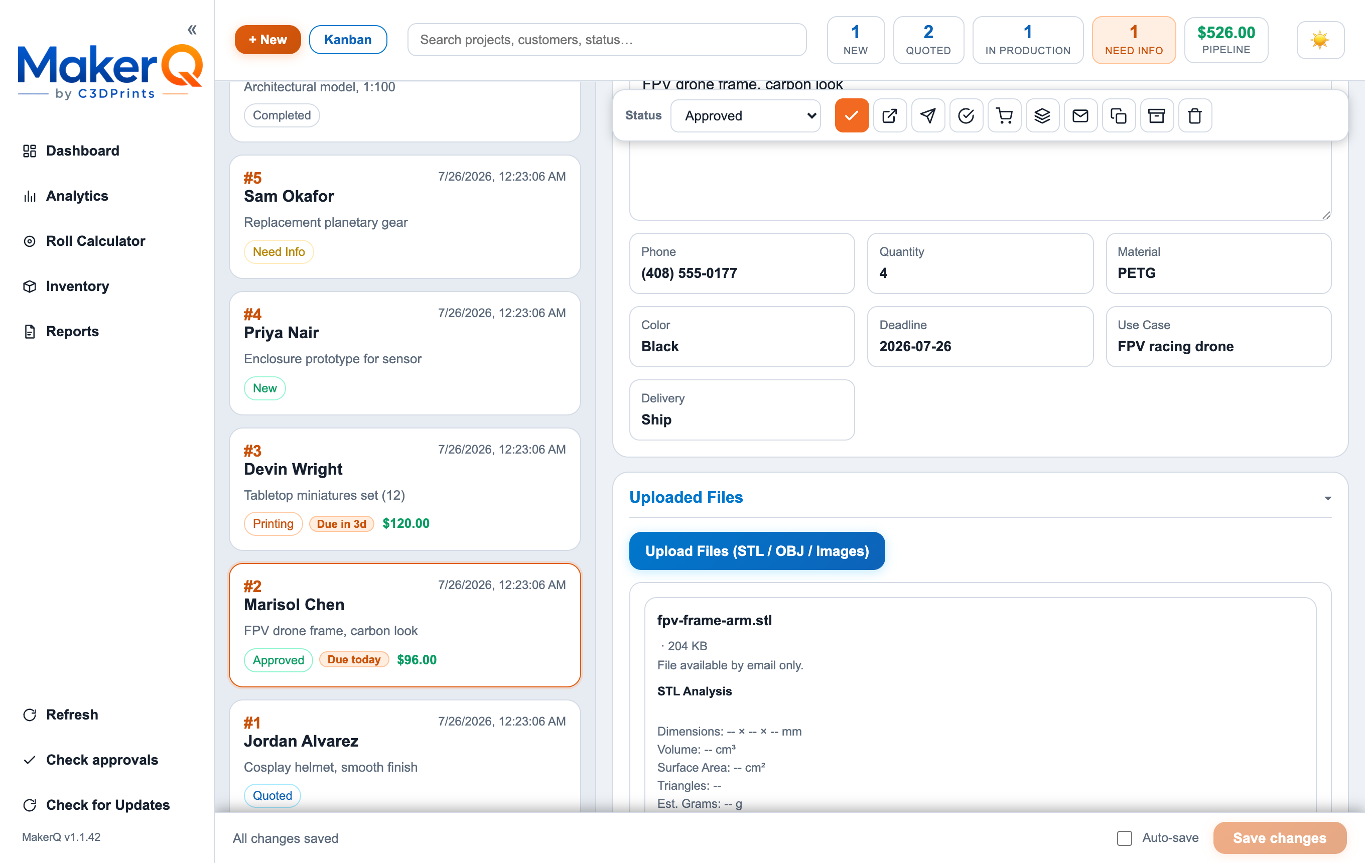 MakerQ customer tracking screen showing order status, deadline, price, deposit, and contact details